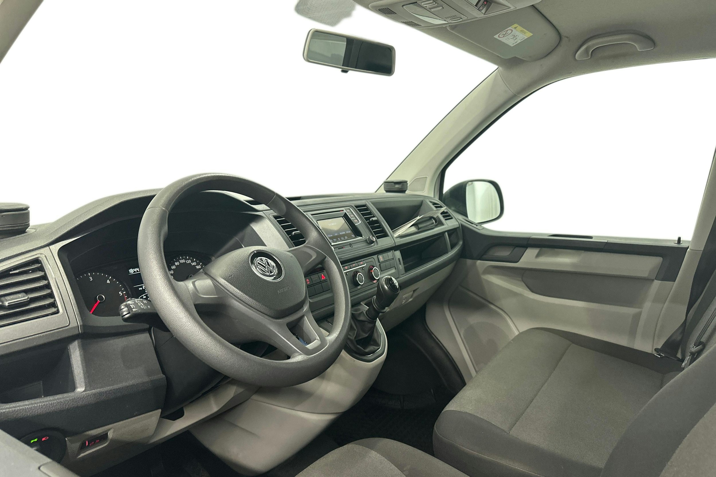valkoinen Volkswagen Transporter 2019 kuva 7.