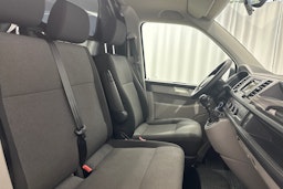 valkoinen Volkswagen Transporter 2019 kuva 10.