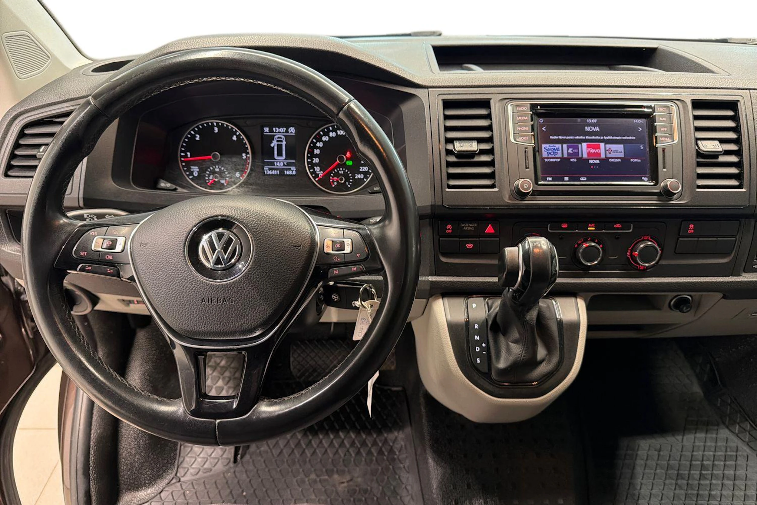 Ruskea (beige) Volkswagen TRANSPORTER 2019 kuva 9.
