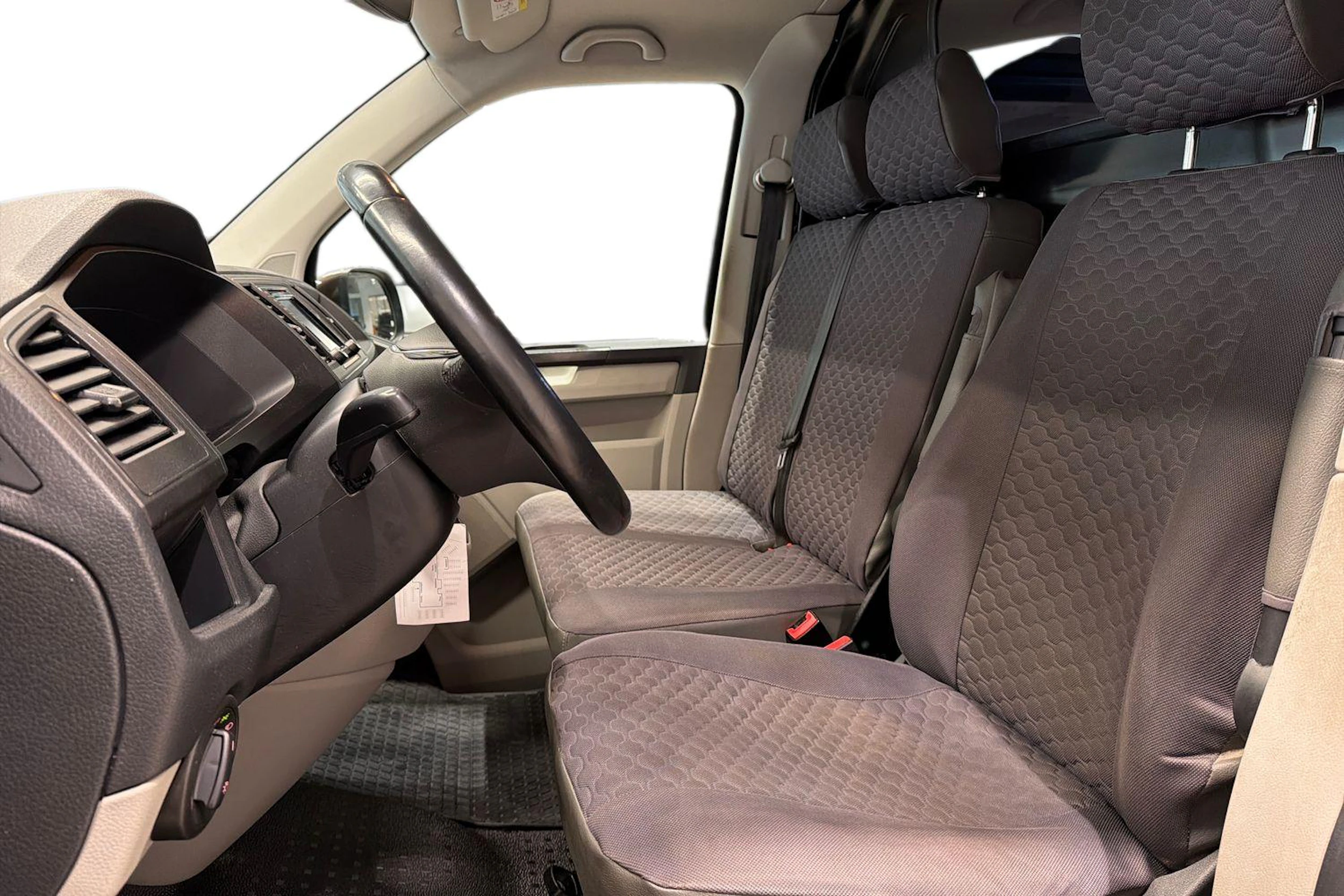 Ruskea (beige) Volkswagen TRANSPORTER 2019 kuva 11.