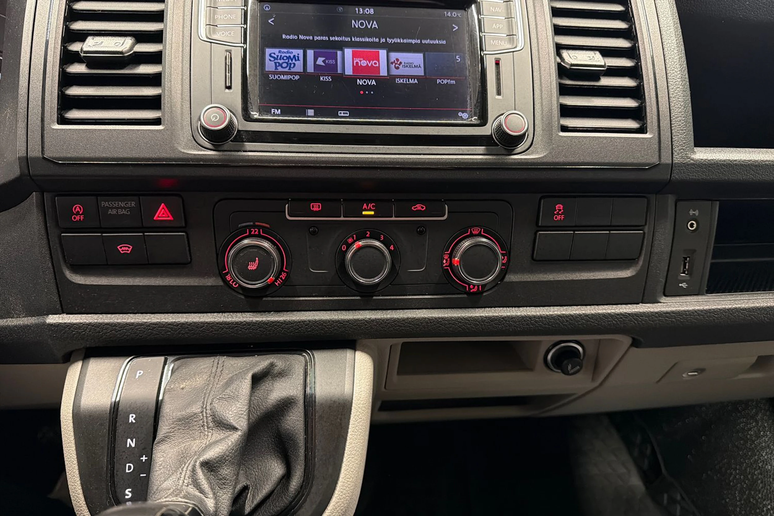 Ruskea (beige) Volkswagen TRANSPORTER 2019 kuva 21.