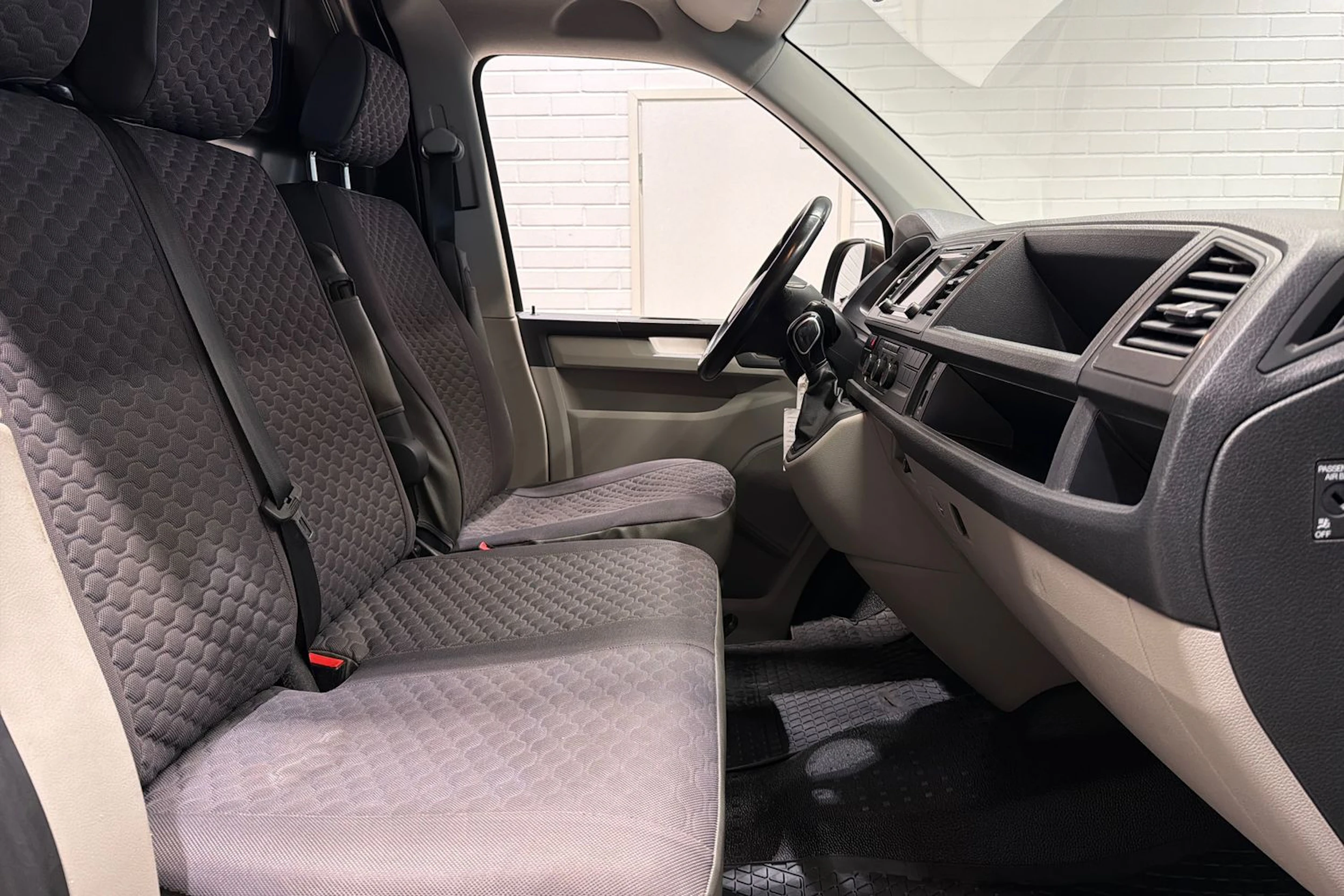 Ruskea (beige) Volkswagen TRANSPORTER 2019 kuva 25.