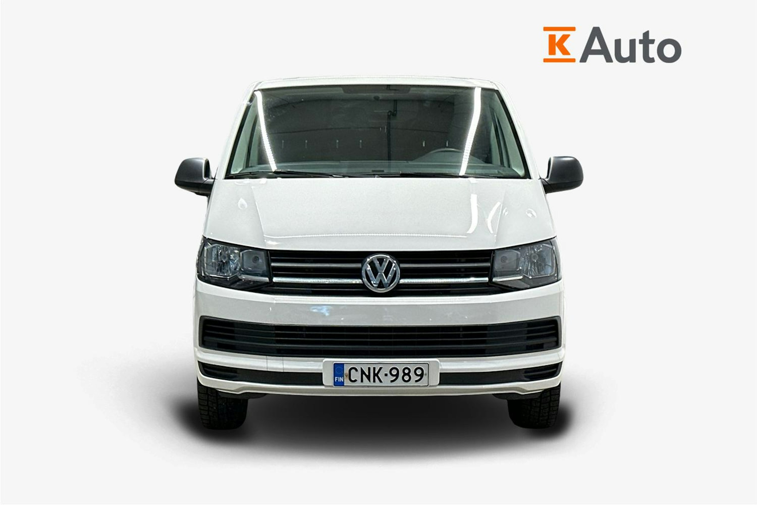 Valkoinen Volkswagen Transporter 2019 kuva 4.