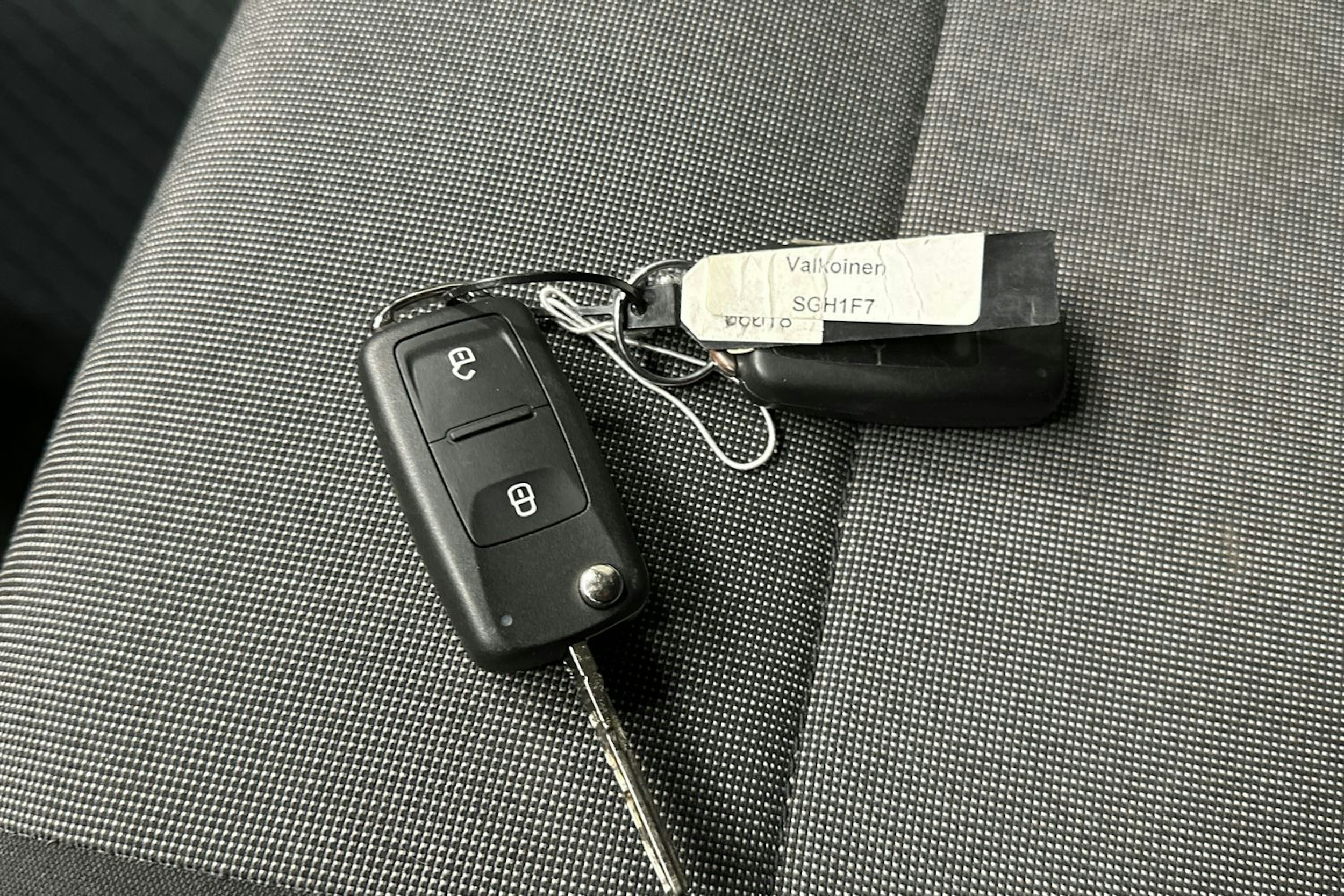 Valkoinen Volkswagen Transporter 2019 kuva 15.