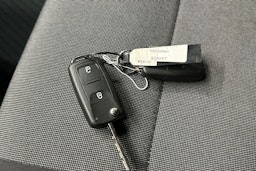 Valkoinen Volkswagen Transporter 2019 kuva 15.