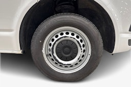 valkoinen Volkswagen Transporter 2019 kuva 12.