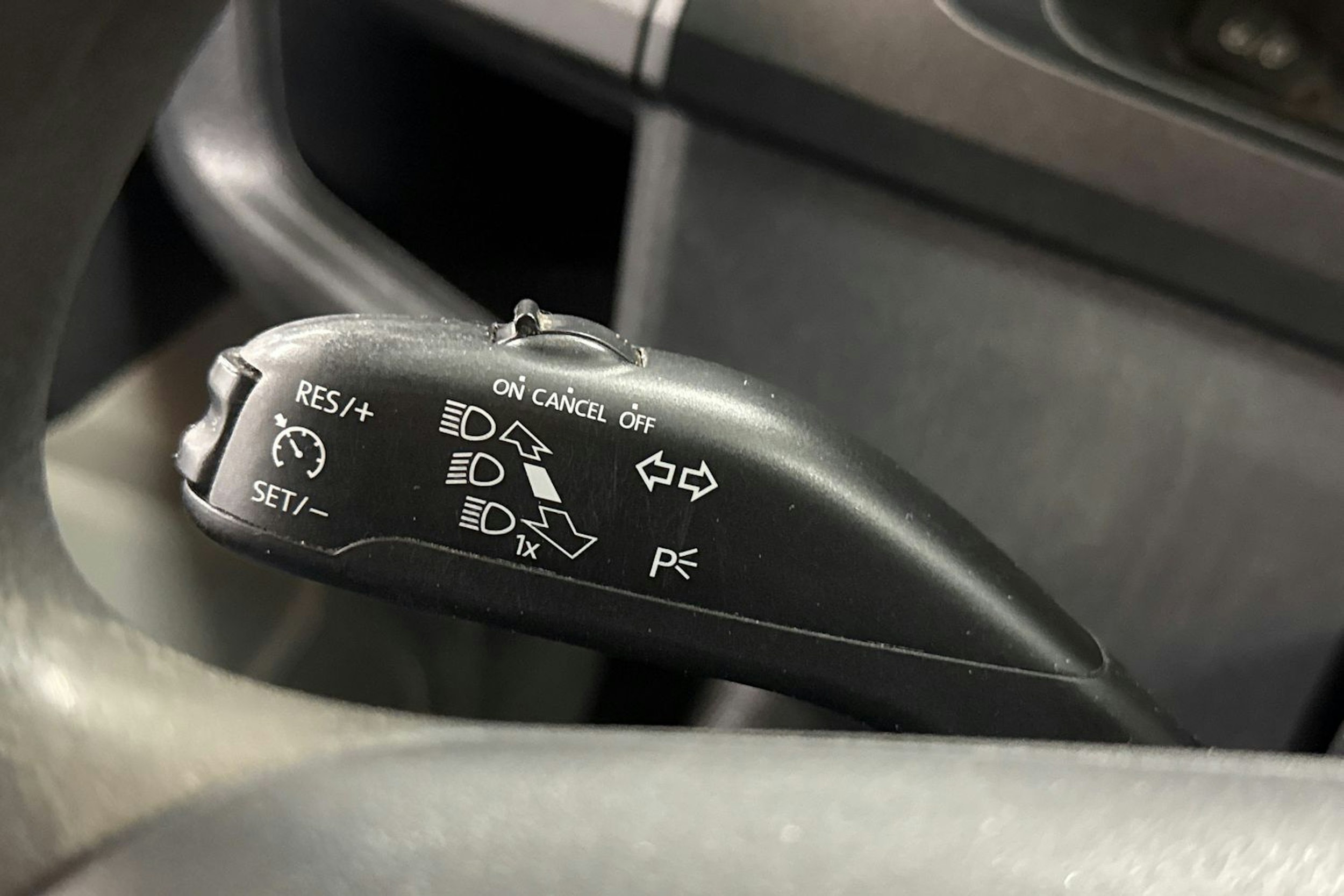 valkoinen Volkswagen Transporter 2019 kuva 17.