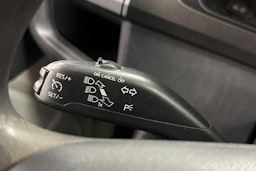 valkoinen Volkswagen Transporter 2019 kuva 17.