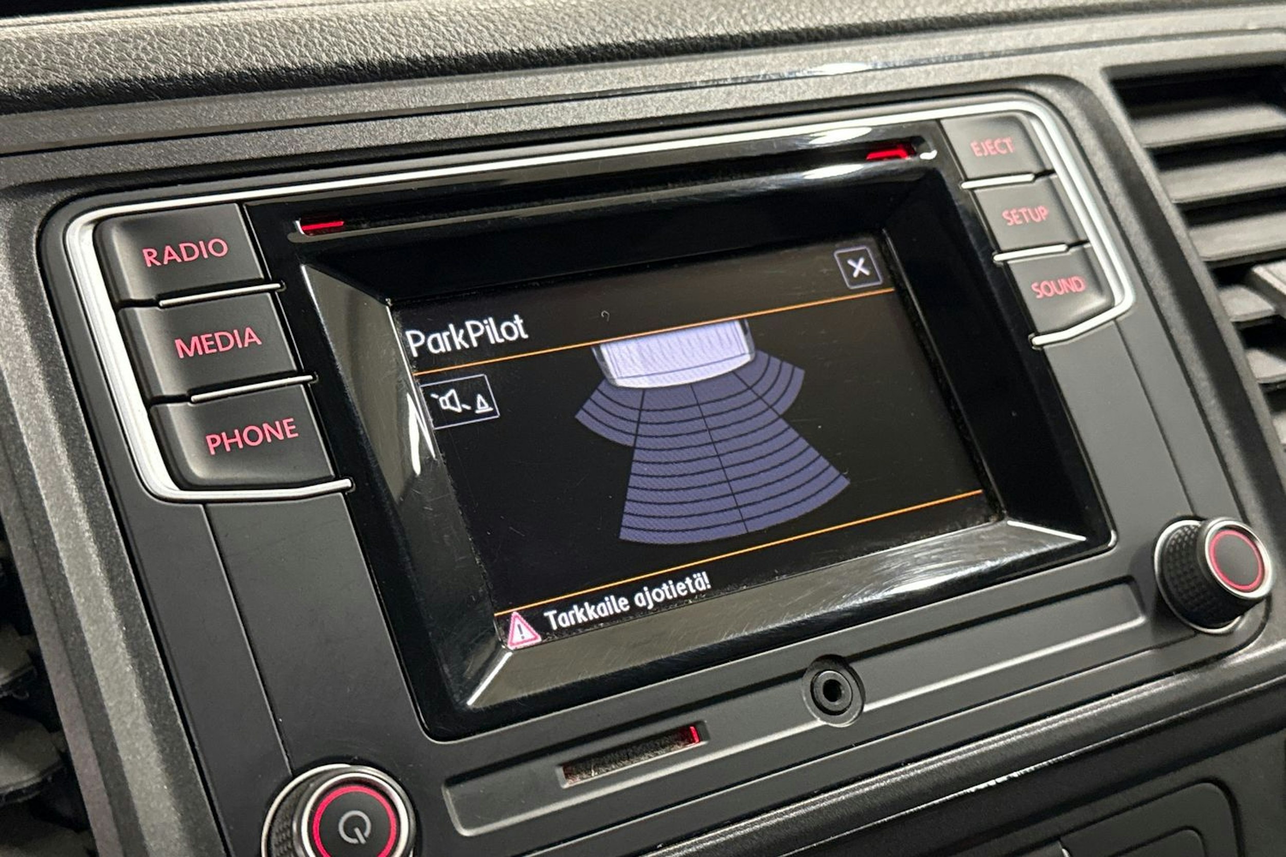 valkoinen Volkswagen Transporter 2019 kuva 21.