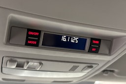 valkoinen Volkswagen Transporter 2019 kuva 22.