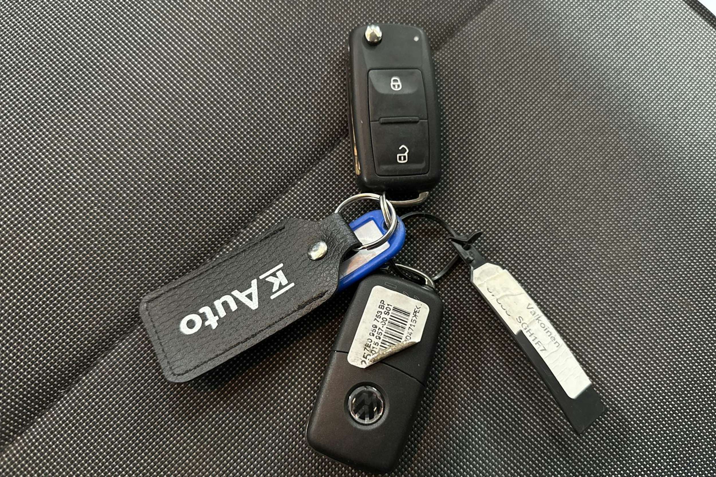 valkoinen Volkswagen Transporter 2019 kuva 23.