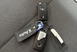 valkoinen Volkswagen Transporter 2019 kuva 23.