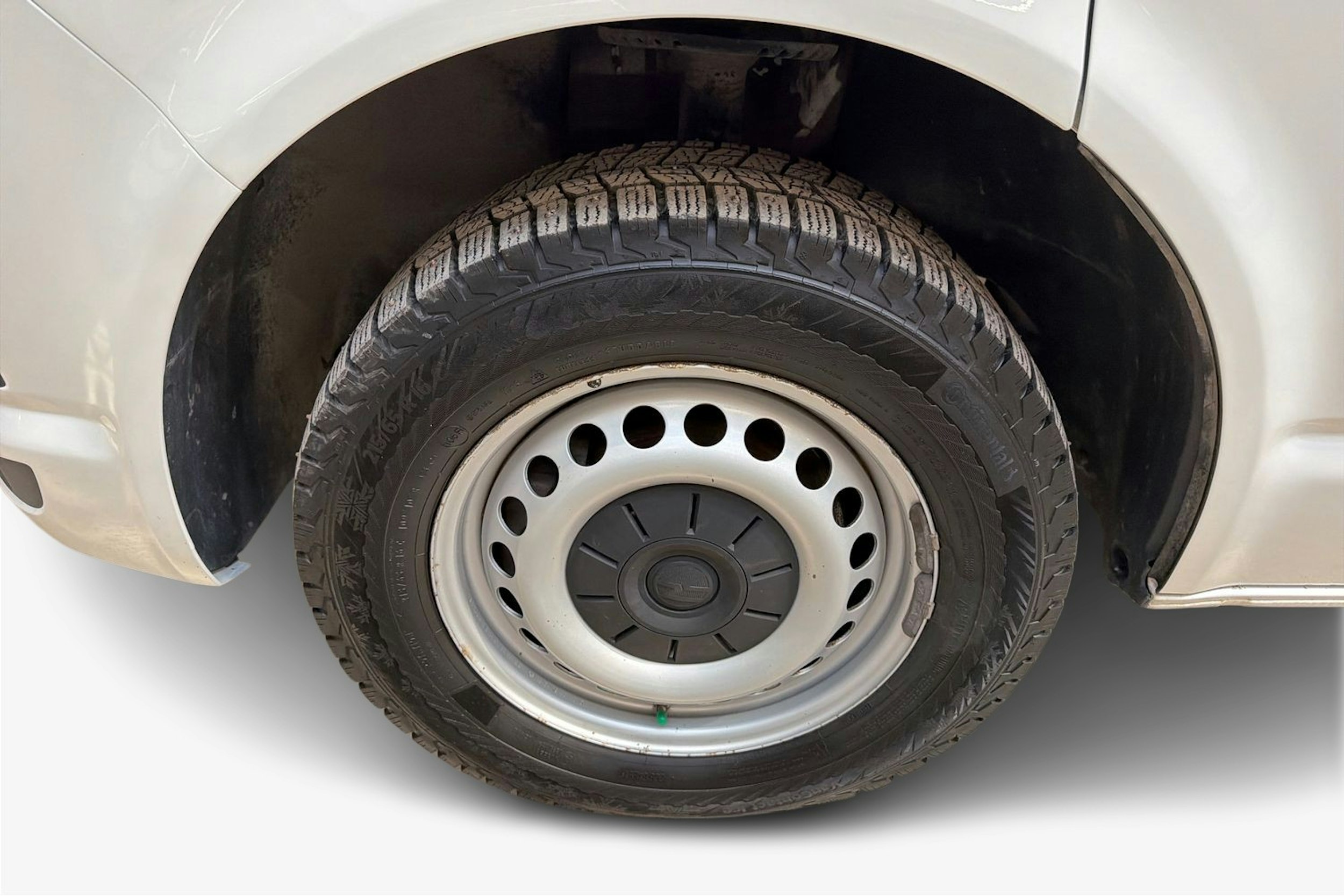 valkoinen Volkswagen Transporter 2019 kuva 12.