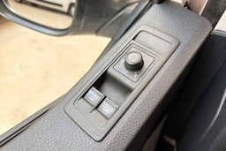 valkoinen Volkswagen Transporter 2019 kuva 22.