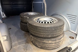 valkoinen Volkswagen Transporter 2019 kuva 25.