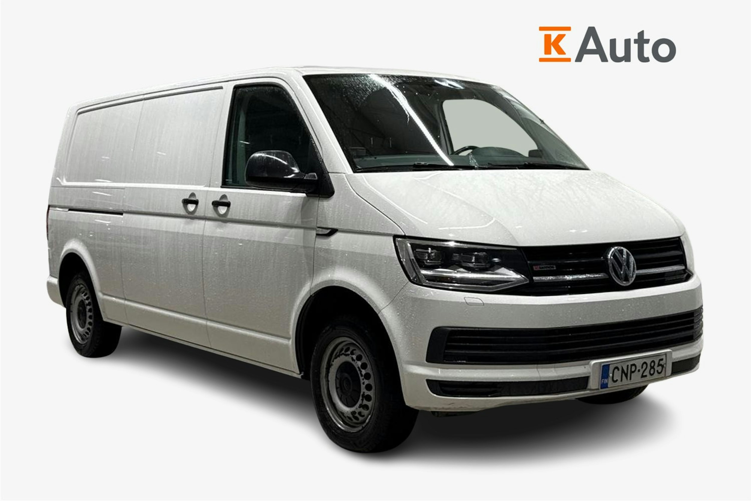 Valkoinen Volkswagen Transporter 2019 kuva 1.