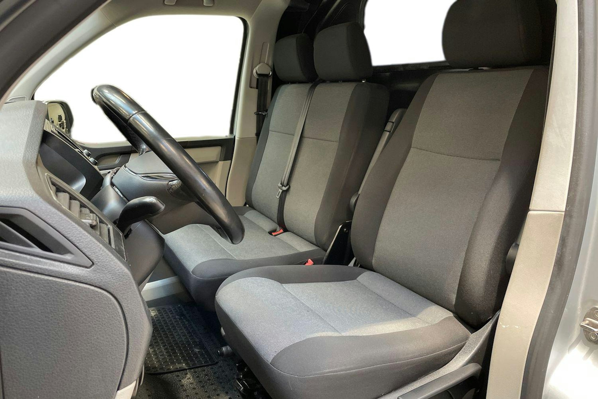 hopea Volkswagen Transporter 2019 kuva 9.