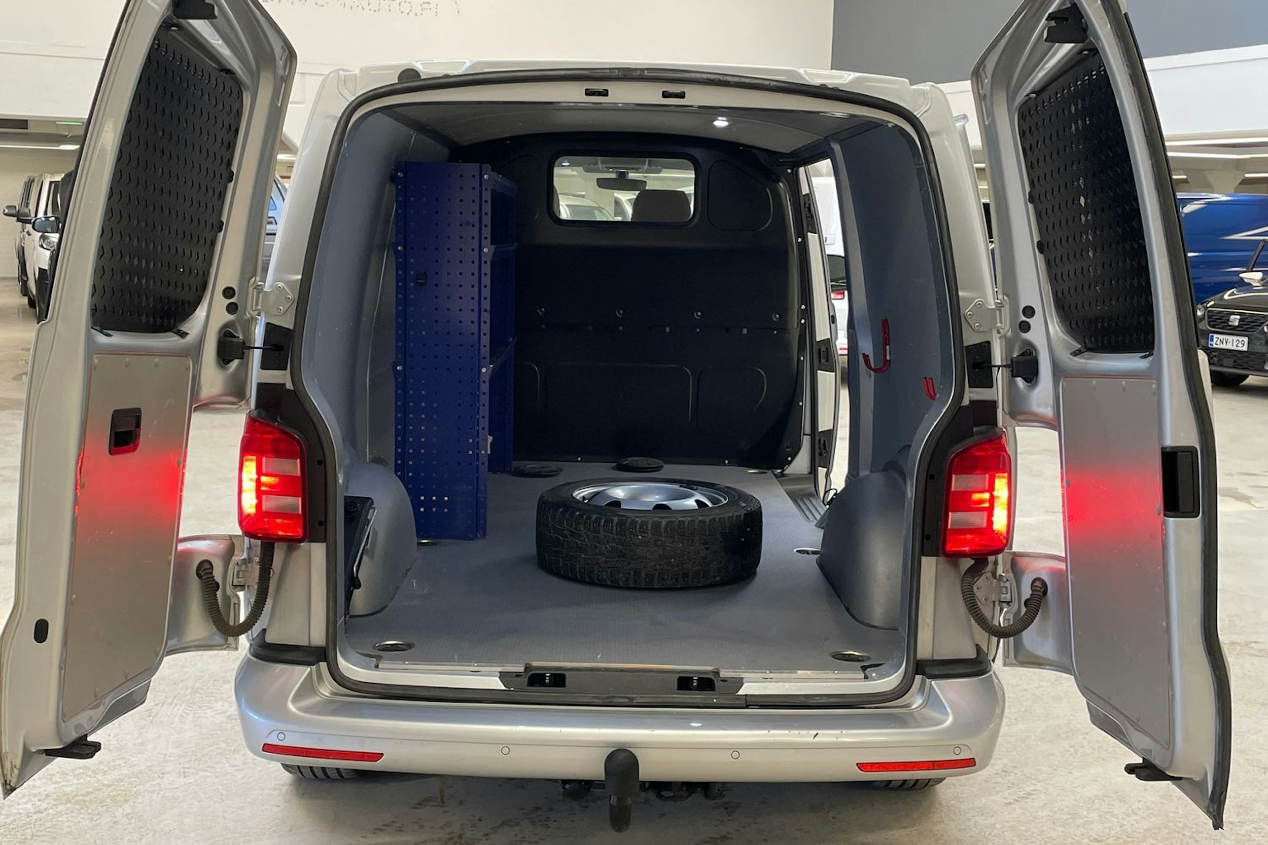 hopea Volkswagen Transporter 2019 kuva 15.