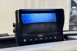 valkoinen Volkswagen Transporter 2019 kuva 13.