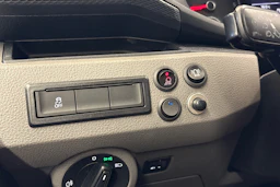 valkoinen Volkswagen Transporter 2019 kuva 14.