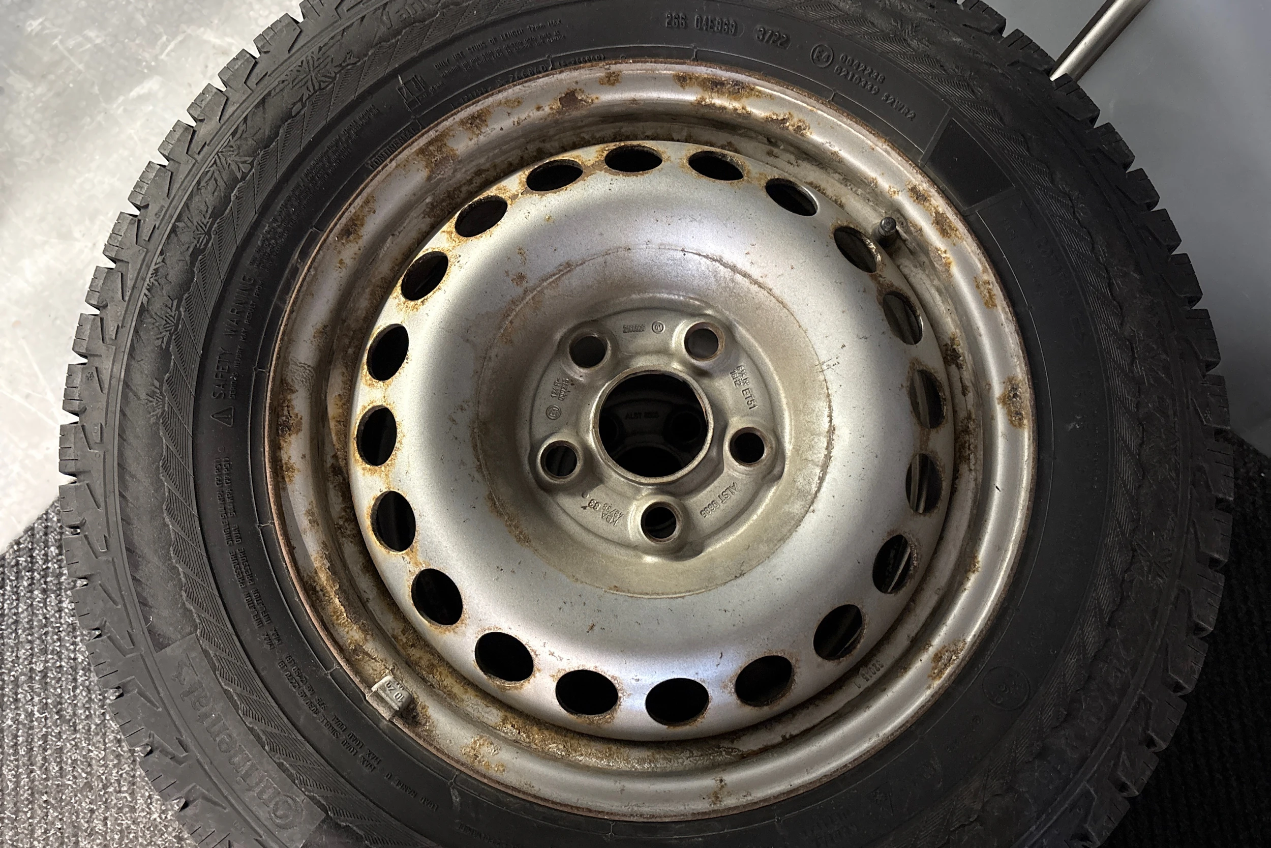 valkoinen Volkswagen Transporter 2019 kuva 22.