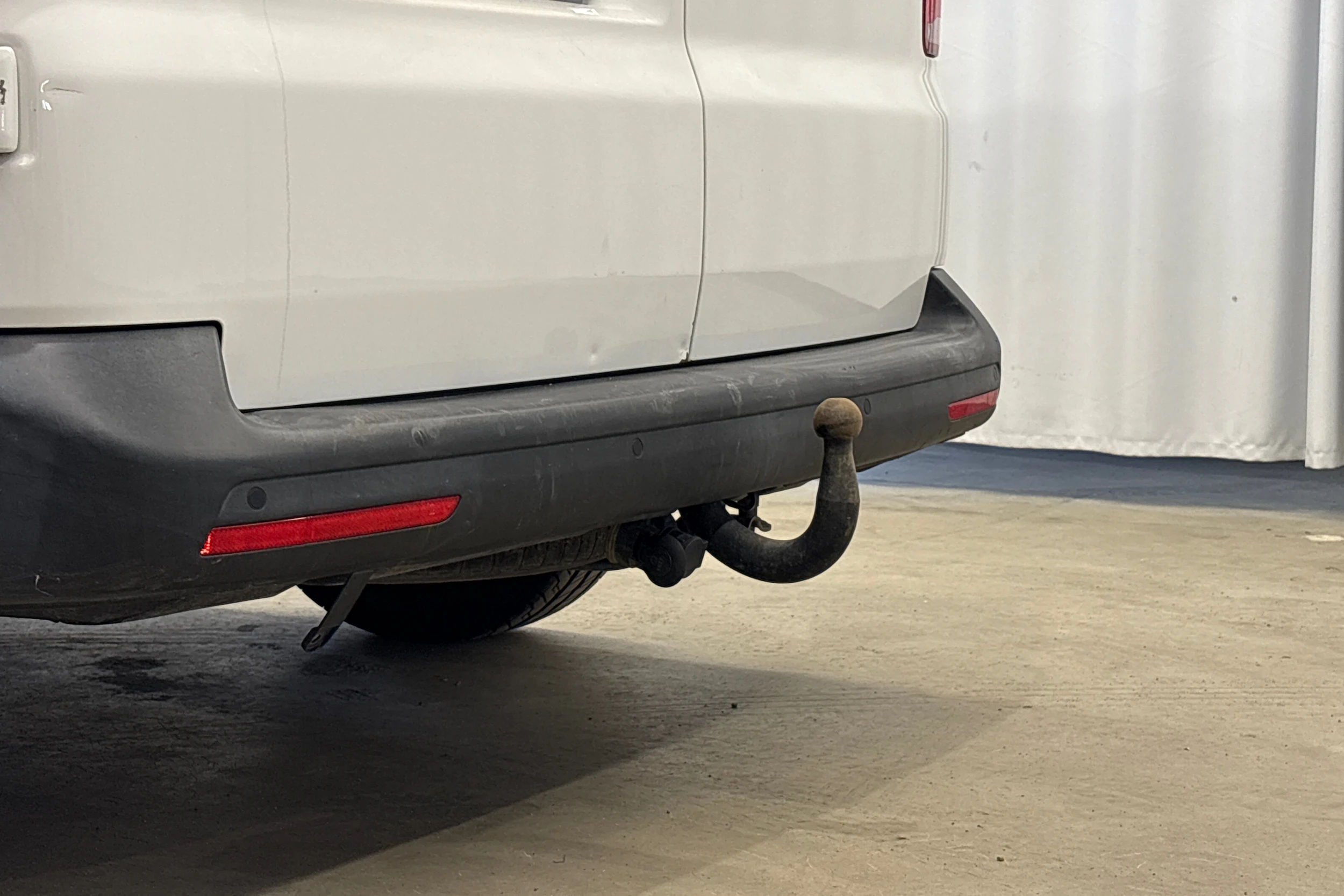 valkoinen Volkswagen Transporter 2019 kuva 23.