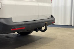 valkoinen Volkswagen Transporter 2019 kuva 23.