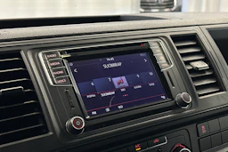 harmaa Volkswagen Transporter 2019 kuva 14.