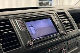harmaa Volkswagen Transporter 2019 kuva 15.