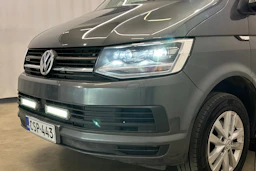 harmaa Volkswagen Transporter 2019 kuva 21.