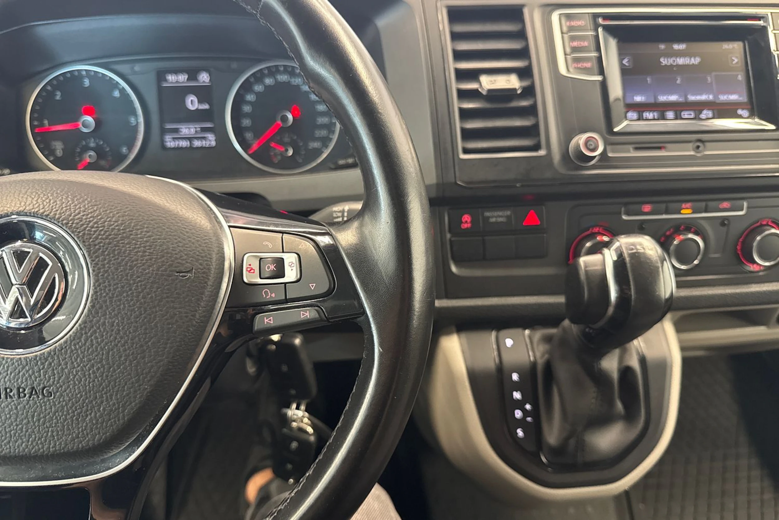 musta Volkswagen Transporter 2019 kuva 13.