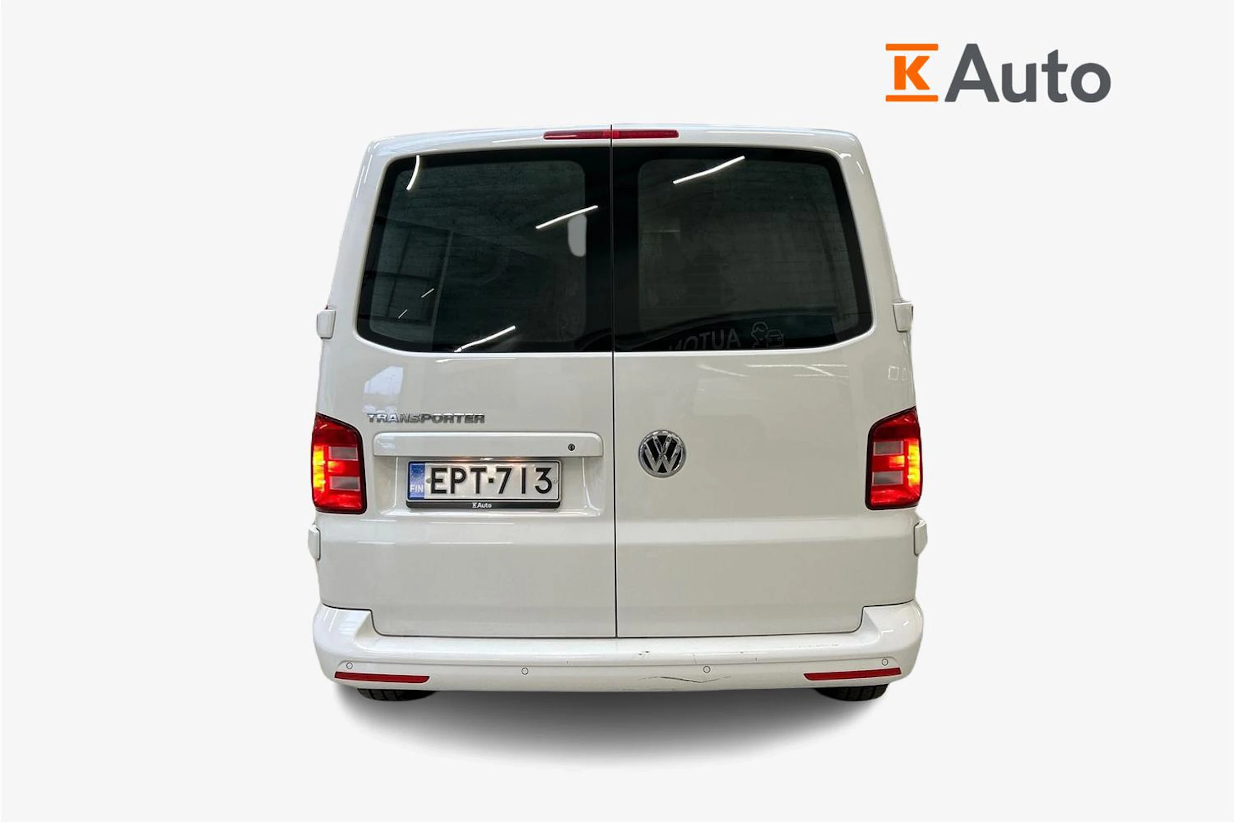 valkoinen Volkswagen Transporter 2019 kuva 4.
