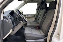 valkoinen Volkswagen Transporter 2019 kuva 8.