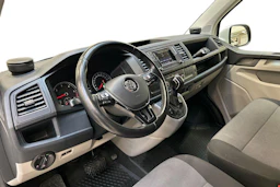 valkoinen Volkswagen Transporter 2019 kuva 9.