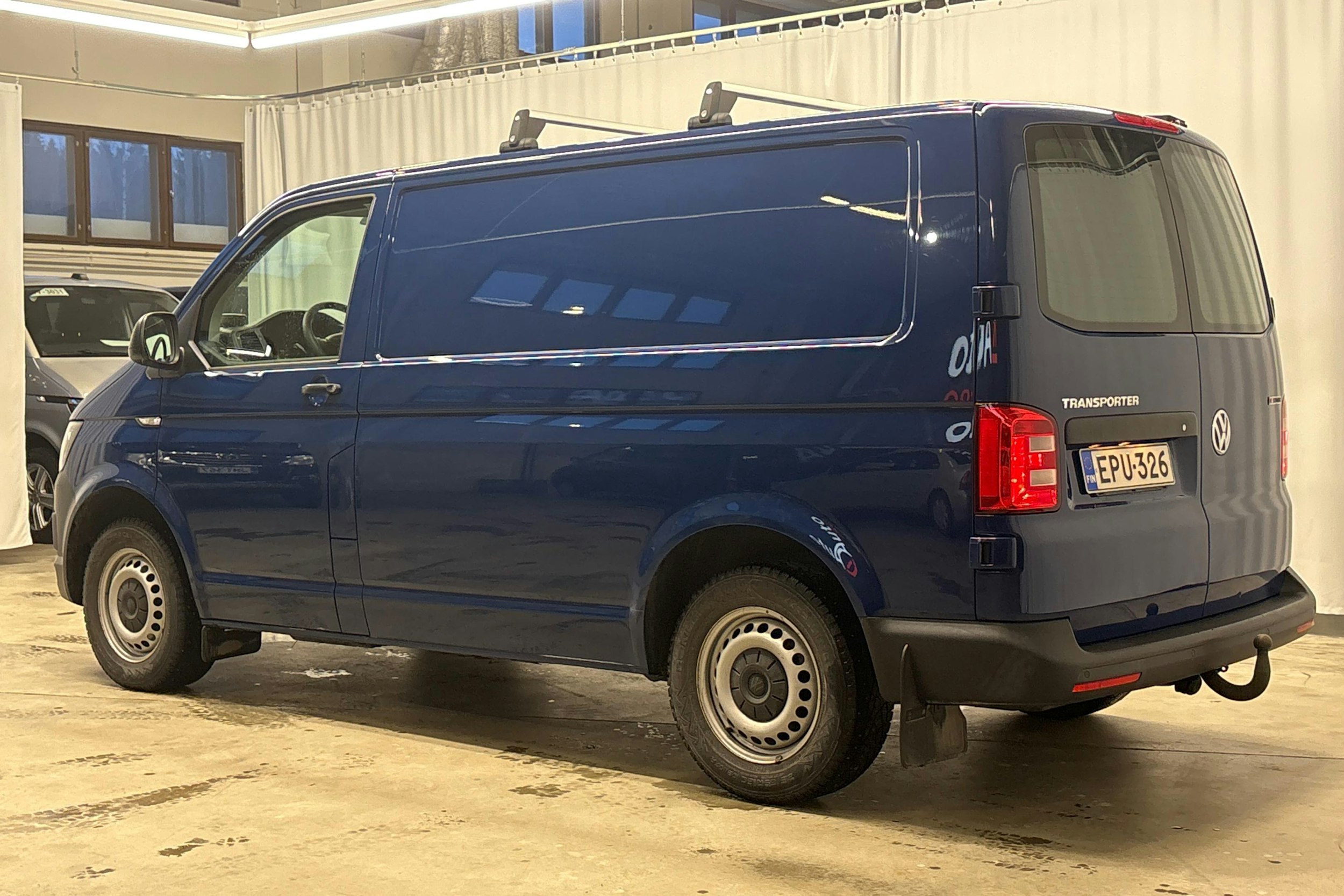 sininen Volkswagen Transporter 2019 kuva 9.