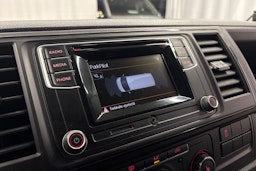 sininen Volkswagen Transporter 2019 kuva 17.