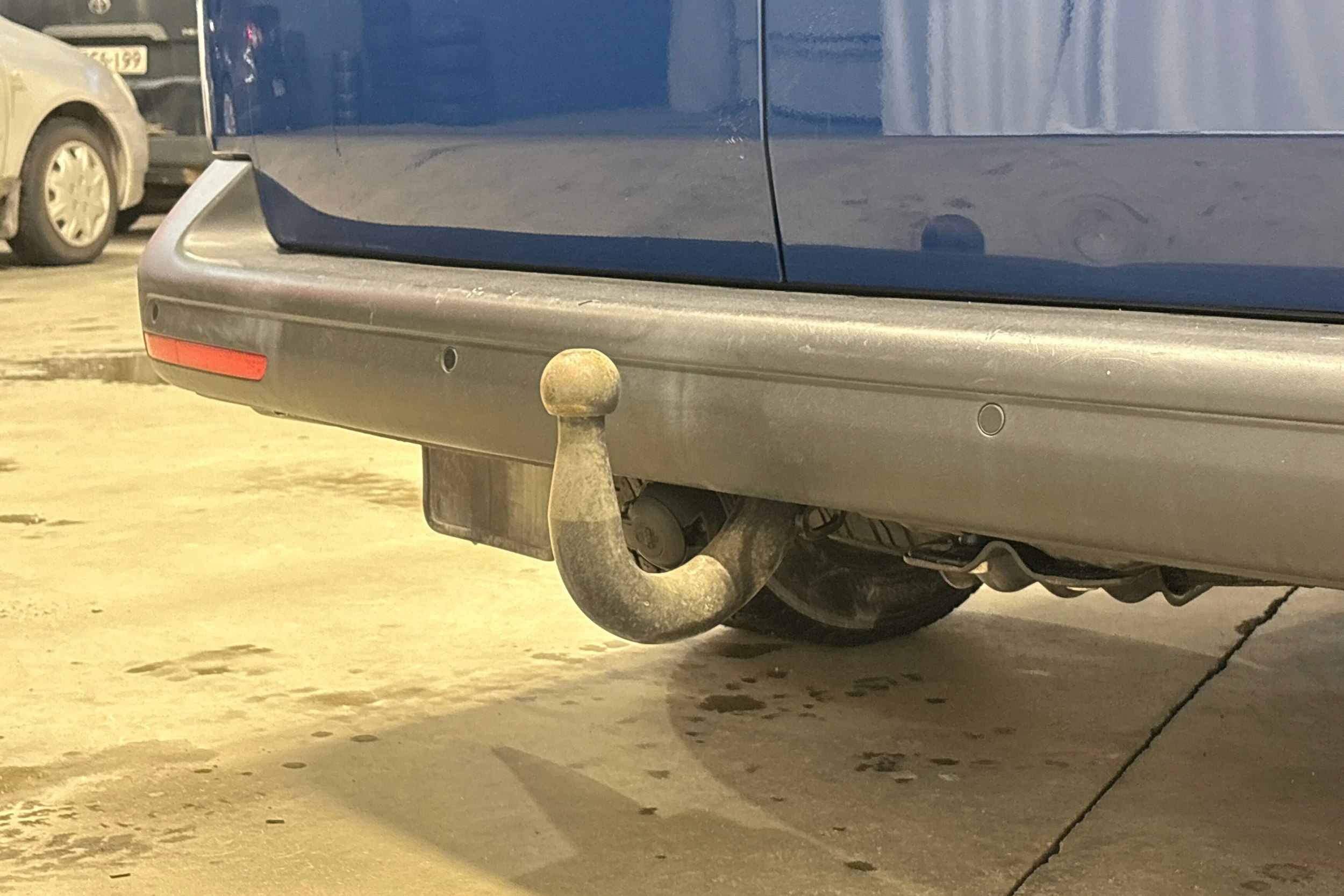 sininen Volkswagen Transporter 2019 kuva 23.