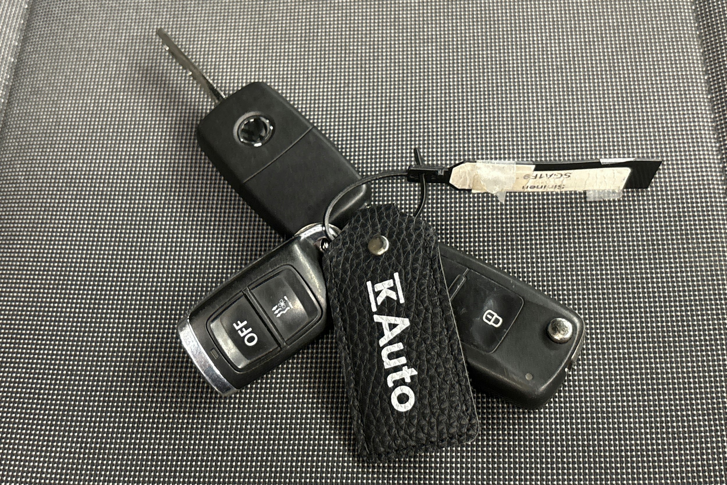 sininen Volkswagen Transporter 2019 kuva 24.