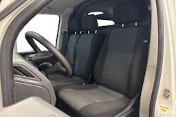 valkoinen Volkswagen Transporter 2019 kuva 9.