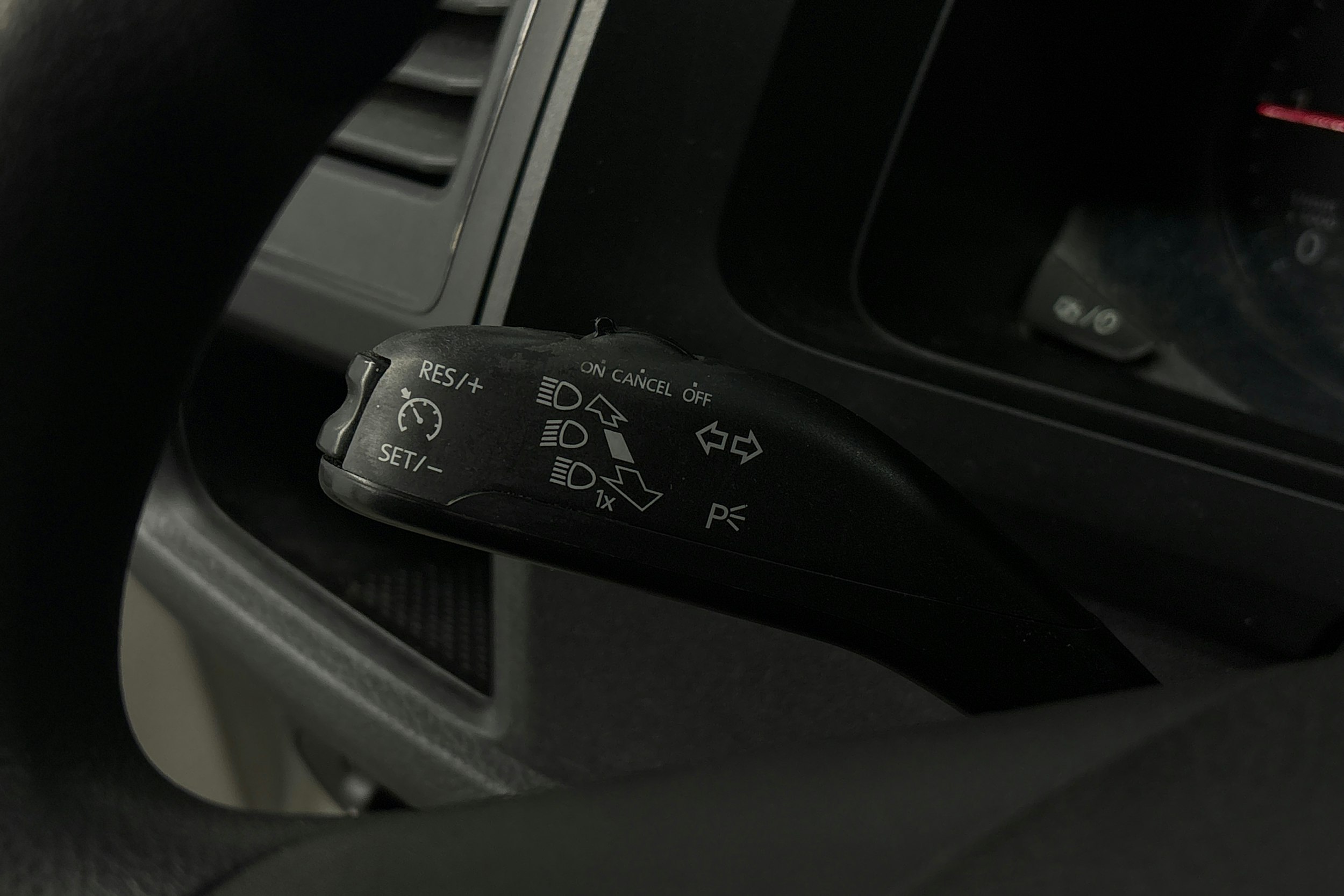 valkoinen Volkswagen Transporter 2019 kuva 19.