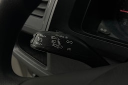 valkoinen Volkswagen Transporter 2019 kuva 19.