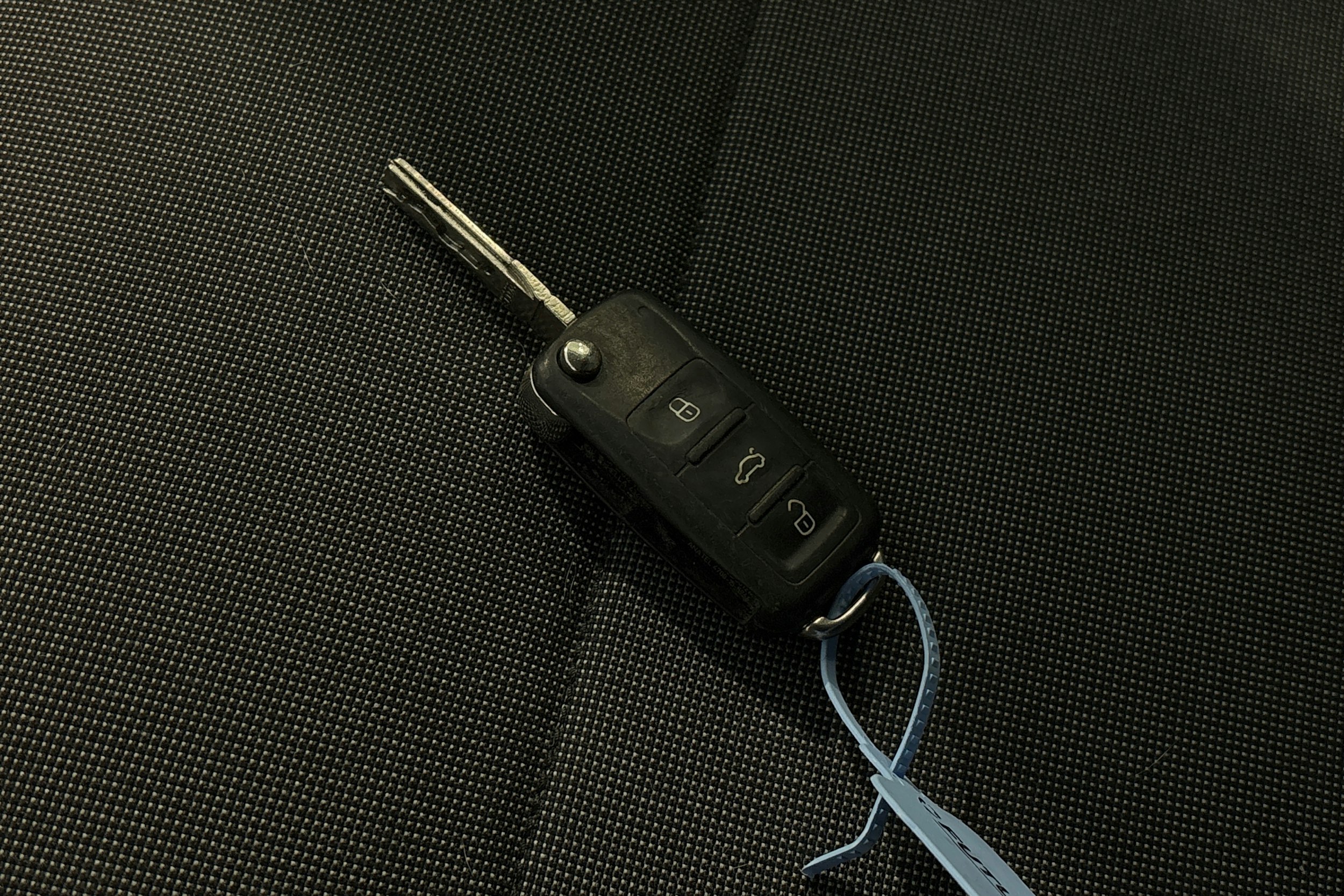 valkoinen Volkswagen Transporter 2019 kuva 20.