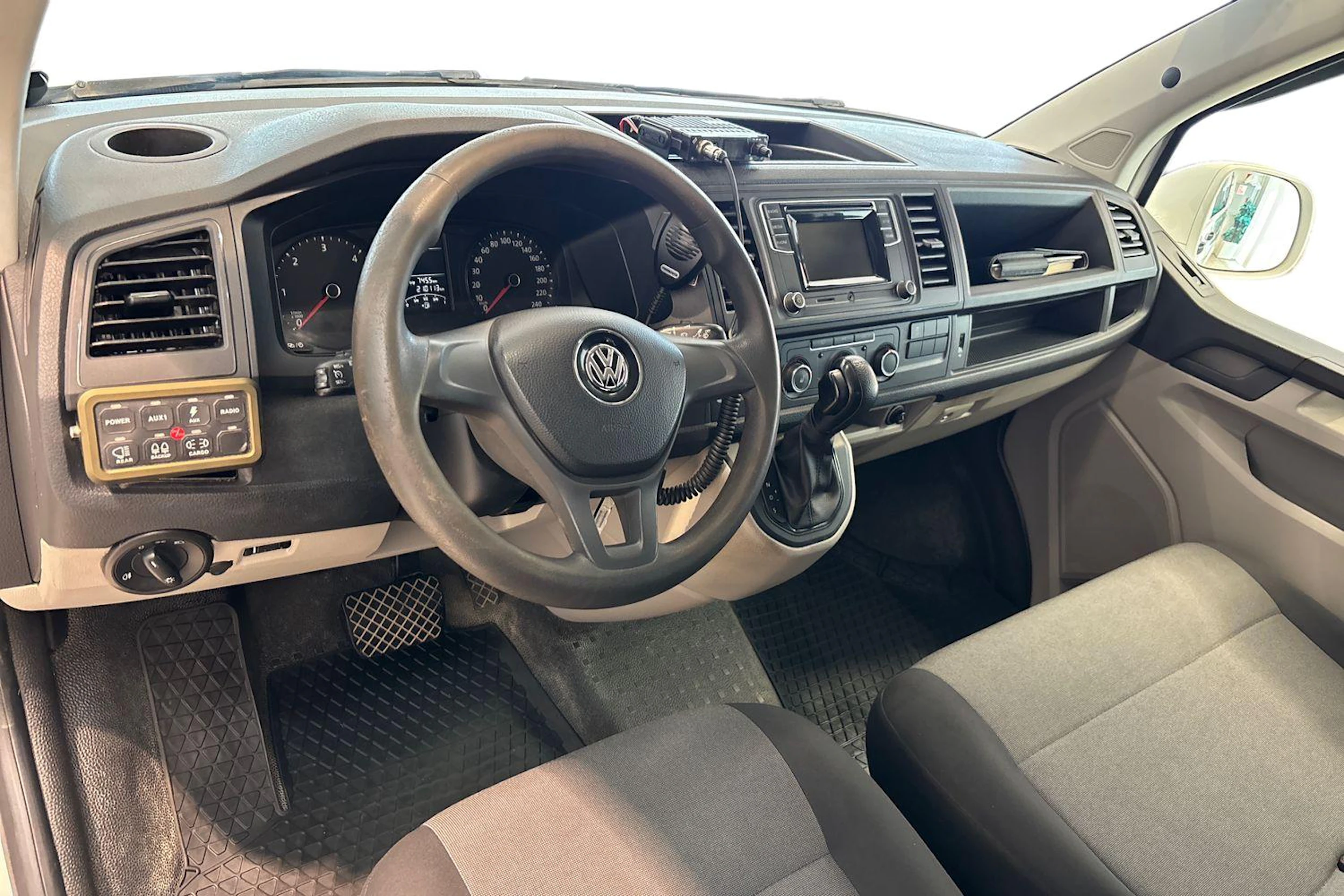 Valkoinen Volkswagen TRANSPORTER 2019 kuva 8.