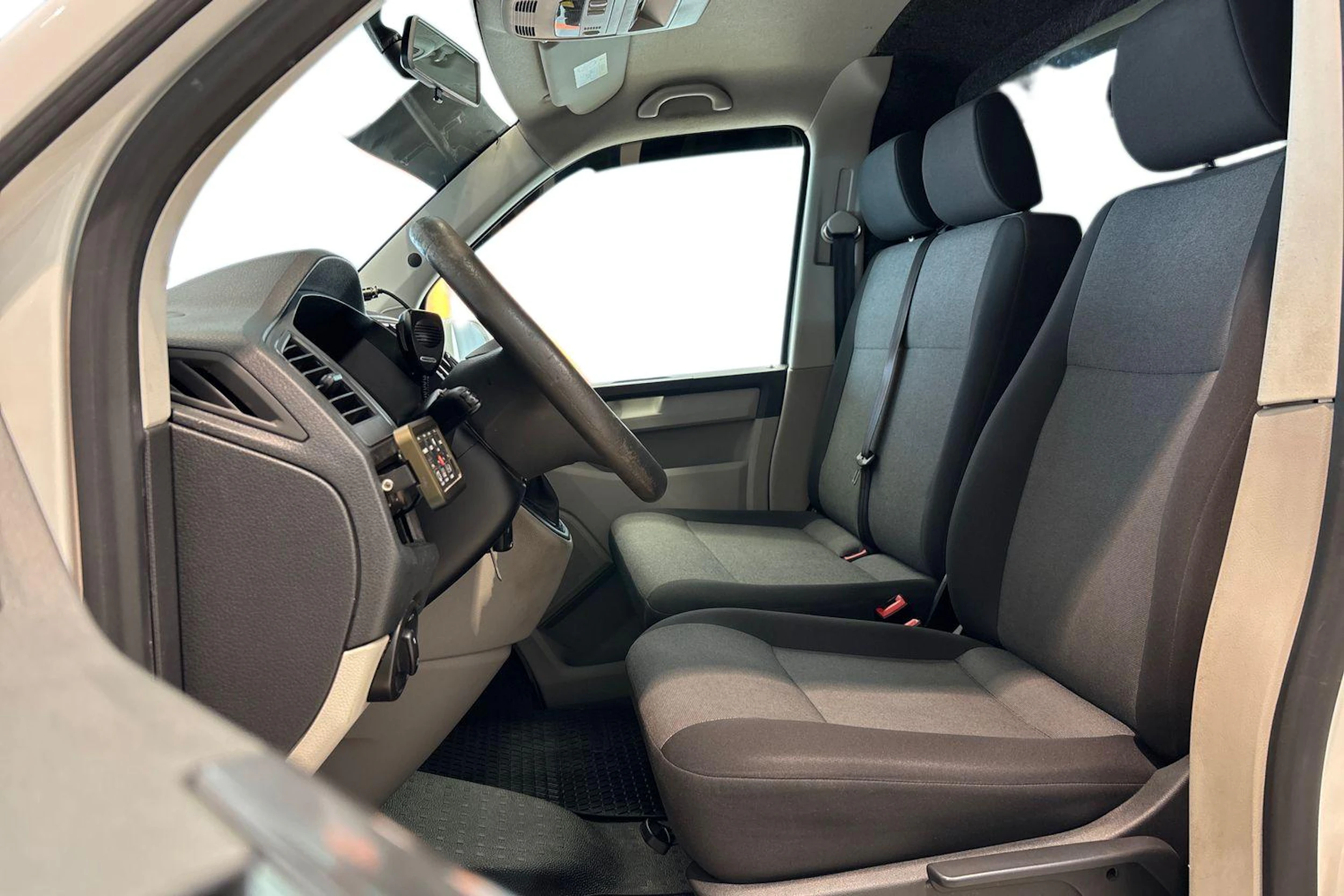 Valkoinen Volkswagen TRANSPORTER 2019 kuva 11.