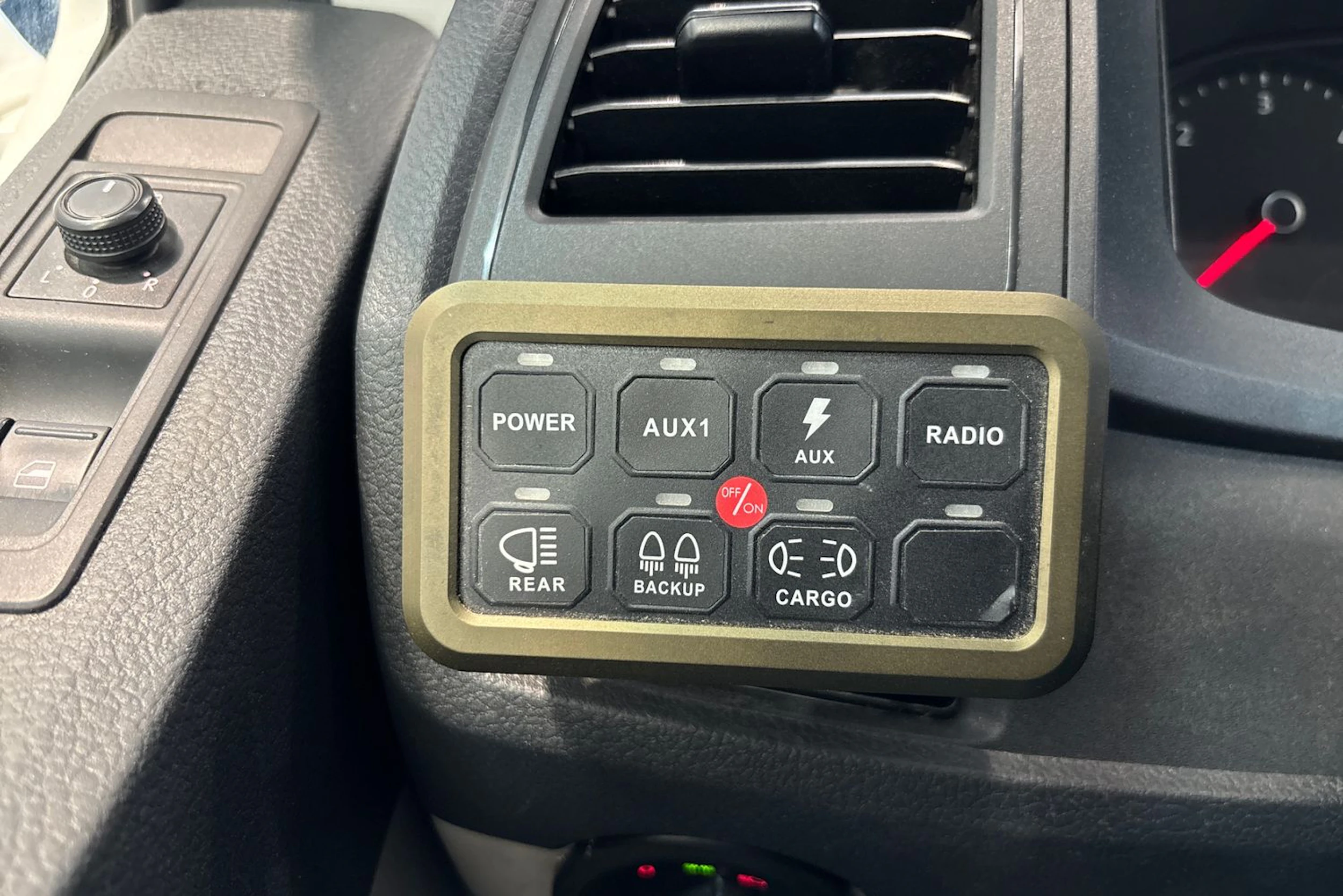 Valkoinen Volkswagen TRANSPORTER 2019 kuva 17.