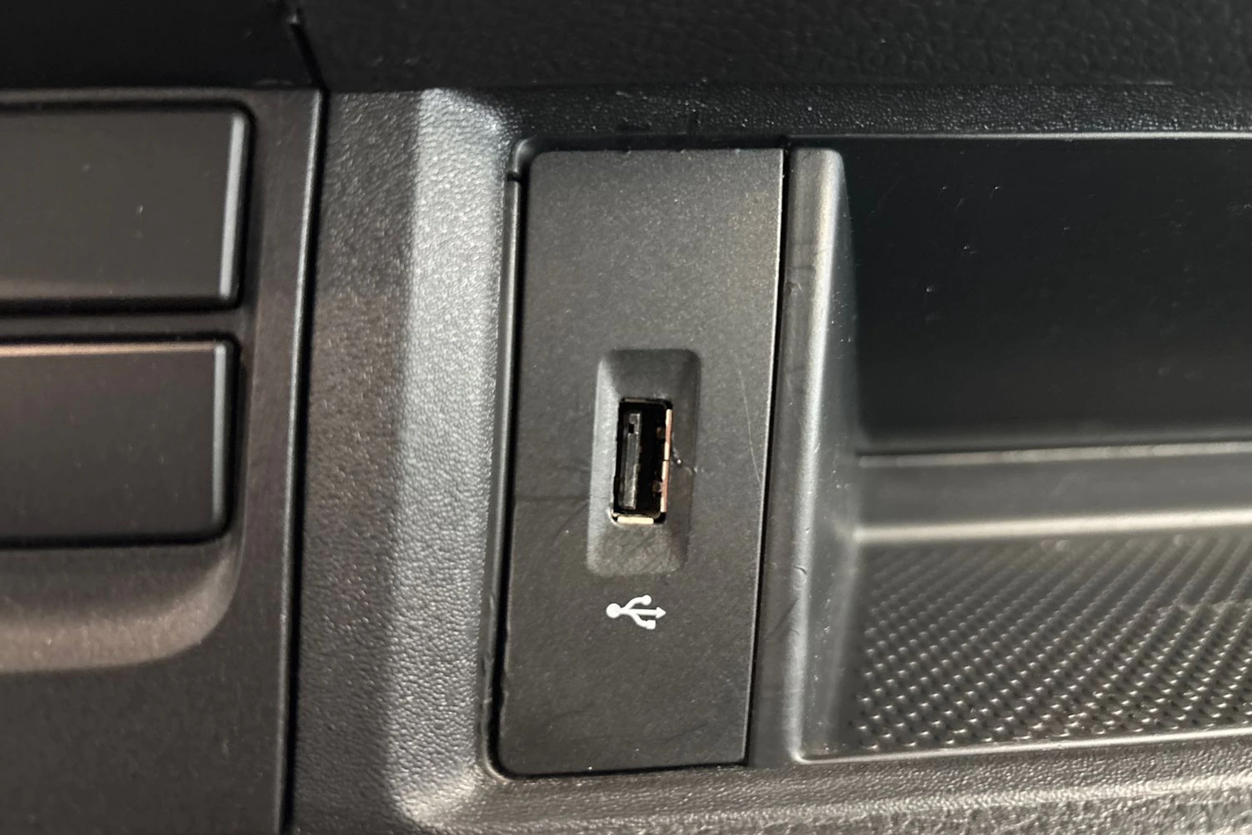 Valkoinen Volkswagen TRANSPORTER 2019 kuva 18.