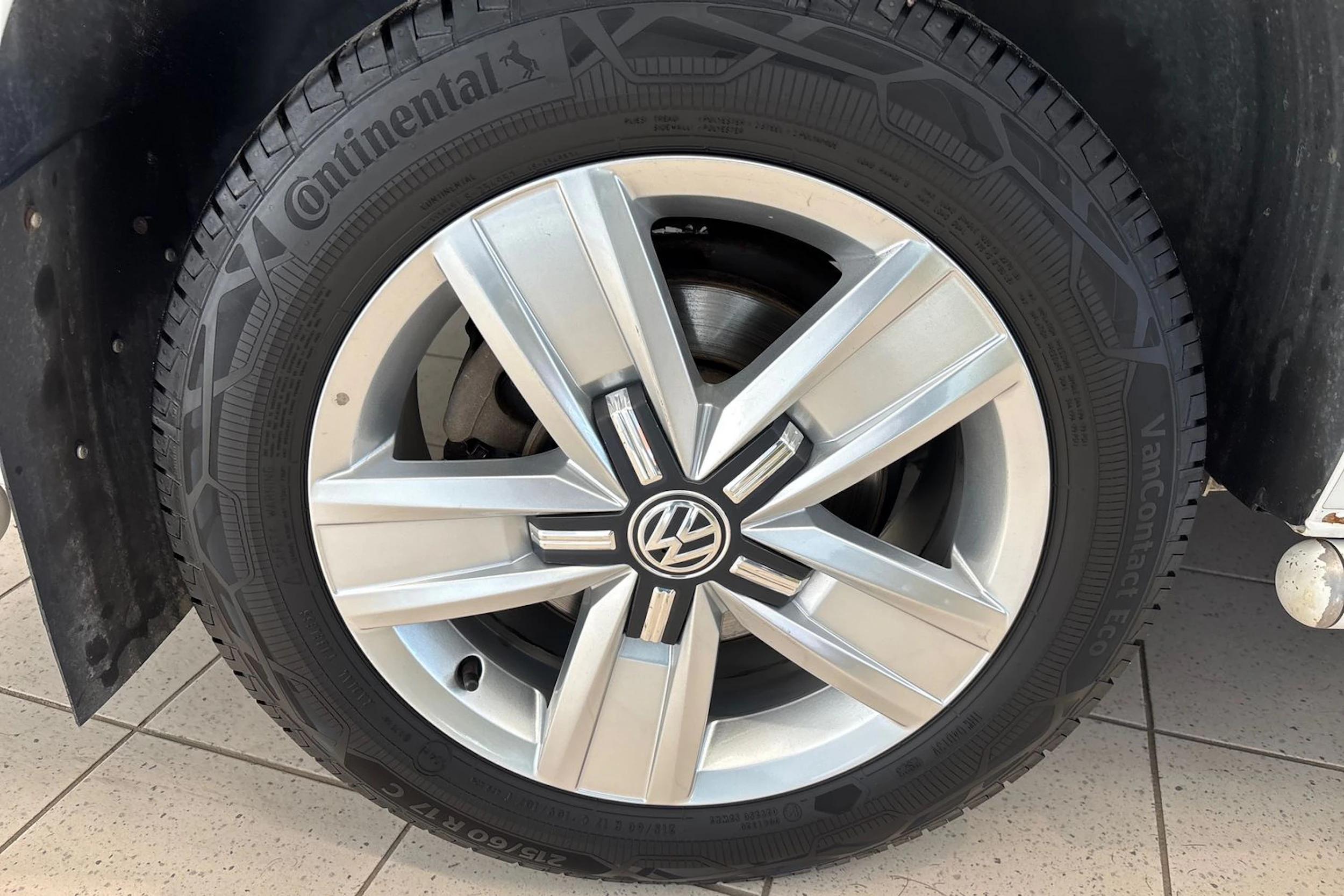 Valkoinen Volkswagen TRANSPORTER 2019 kuva 24.