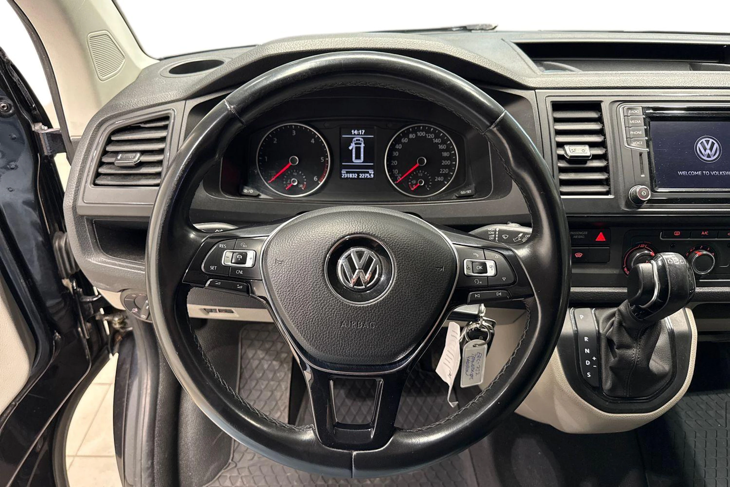 Musta Volkswagen TRANSPORTER 2019 kuva 9.