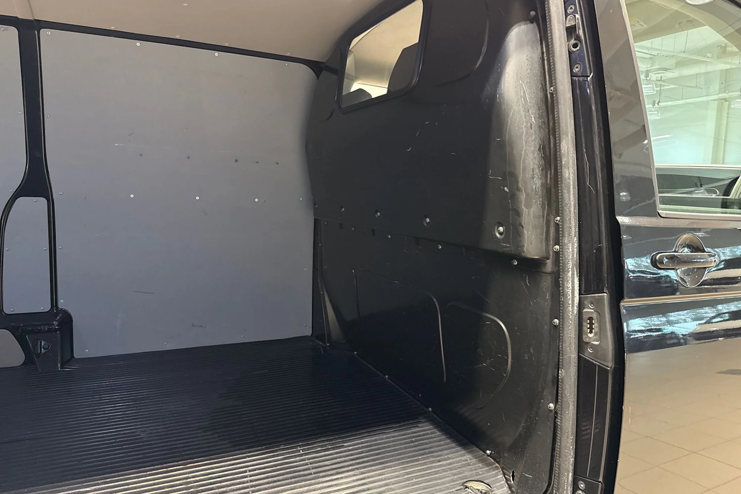 Musta Volkswagen TRANSPORTER 2019 kuva 16.