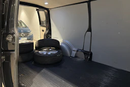 Musta Volkswagen TRANSPORTER 2019 kuva 17.